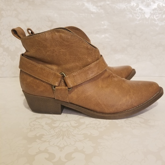 Coconuts by Matisse Ankle Bootie - Picture 7 of 7